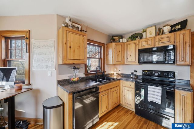 635 Apple Street, Palmyra, NE 68418