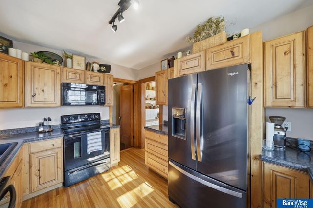 635 Apple Street, Palmyra, NE 68418