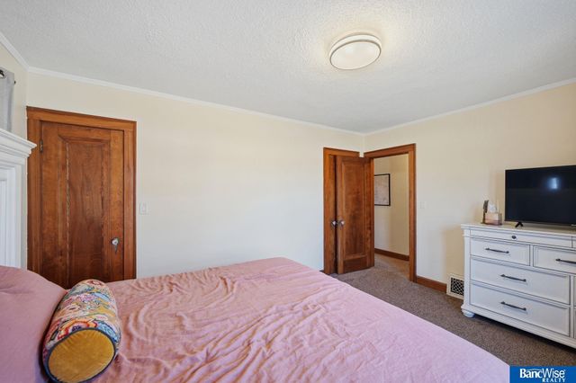 635 Apple Street, Palmyra, NE 68418