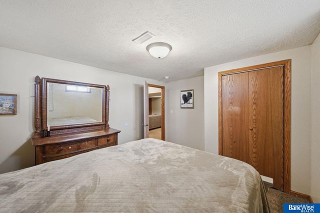 635 Apple Street, Palmyra, NE 68418