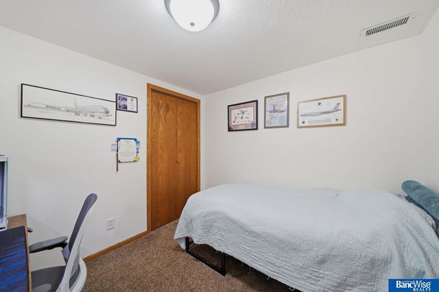 635 Apple Street, Palmyra, NE 68418