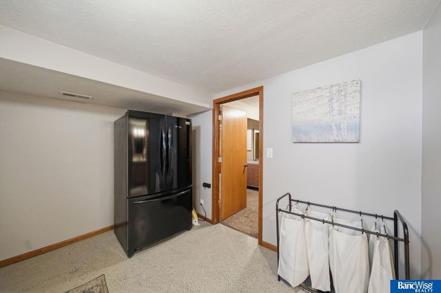 635 Apple Street, Palmyra, NE 68418