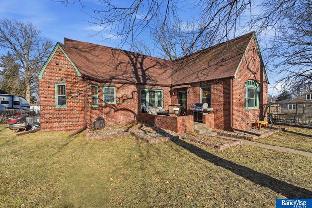 635 Apple Street, Palmyra, NE 68418