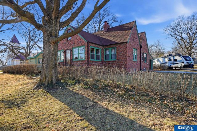 635 Apple Street, Palmyra, NE 68418