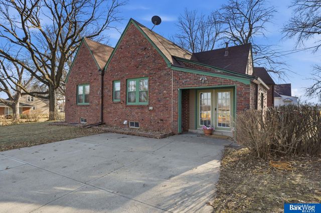 635 Apple Street, Palmyra, NE 68418