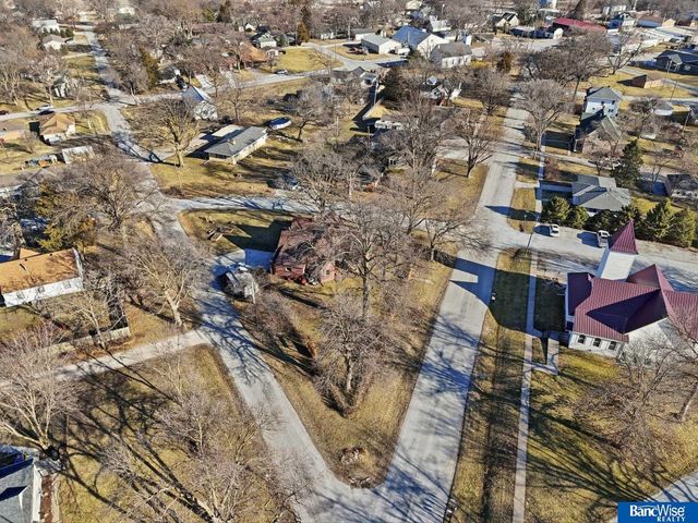 635 Apple Street, Palmyra, NE 68418