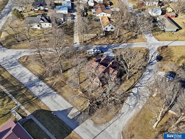 635 Apple Street, Palmyra, NE 68418