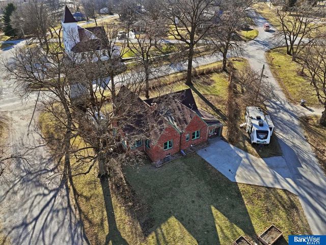 635 Apple Street, Palmyra, NE 68418