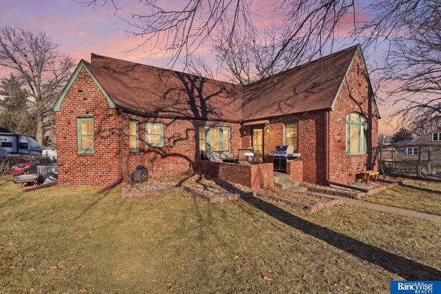 635 Apple Street, Palmyra, NE 68418