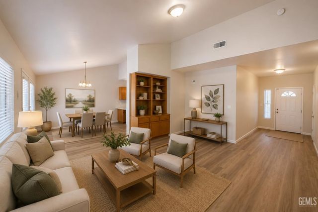 5112 La Pinta Maria Drive, Bakersfield, CA 93307