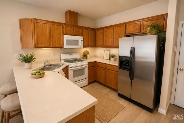 5112 La Pinta Maria Drive, Bakersfield, CA 93307