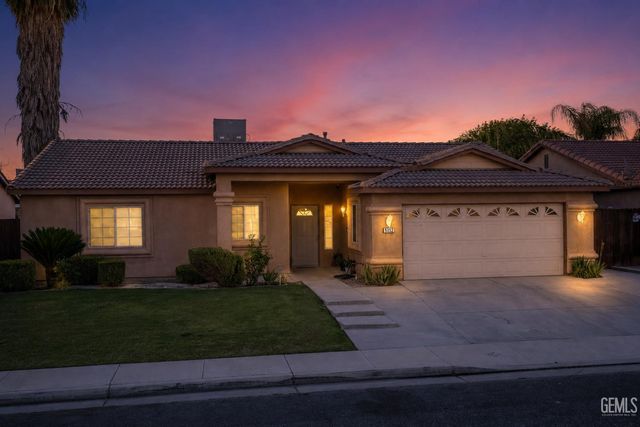 5112 La Pinta Maria Drive, Bakersfield, CA 93307