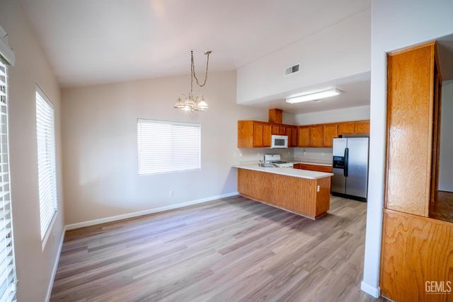 5112 La Pinta Maria Drive, Bakersfield, CA 93307
