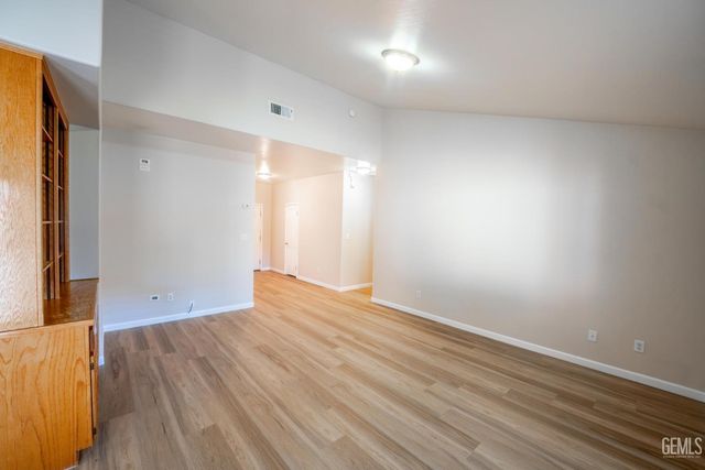 5112 La Pinta Maria Drive, Bakersfield, CA 93307