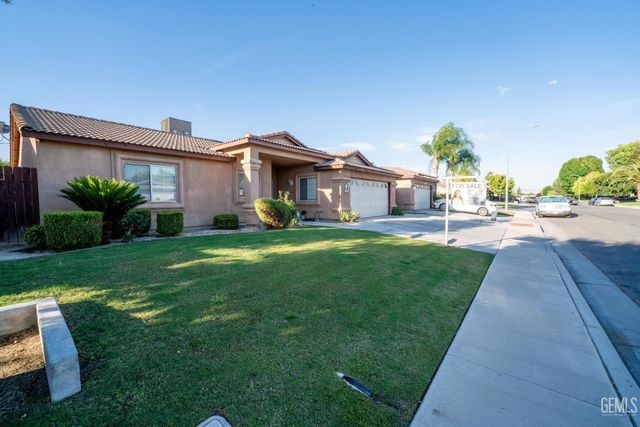 5112 La Pinta Maria Drive, Bakersfield, CA 93307