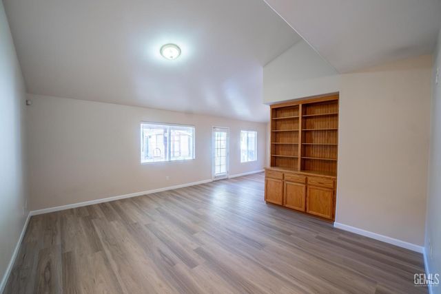 5112 La Pinta Maria Drive, Bakersfield, CA 93307