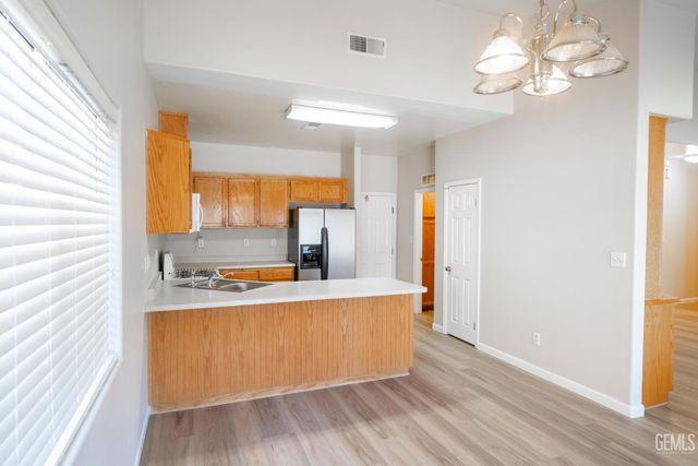 5112 La Pinta Maria Drive, Bakersfield, CA 93307