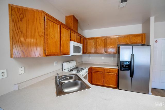5112 La Pinta Maria Drive, Bakersfield, CA 93307