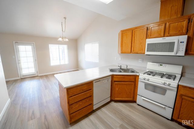 5112 La Pinta Maria Drive, Bakersfield, CA 93307