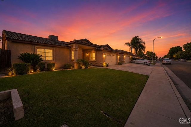 5112 La Pinta Maria Drive, Bakersfield, CA 93307