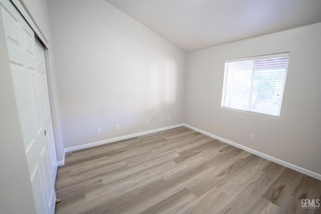 5112 La Pinta Maria Drive, Bakersfield, CA 93307