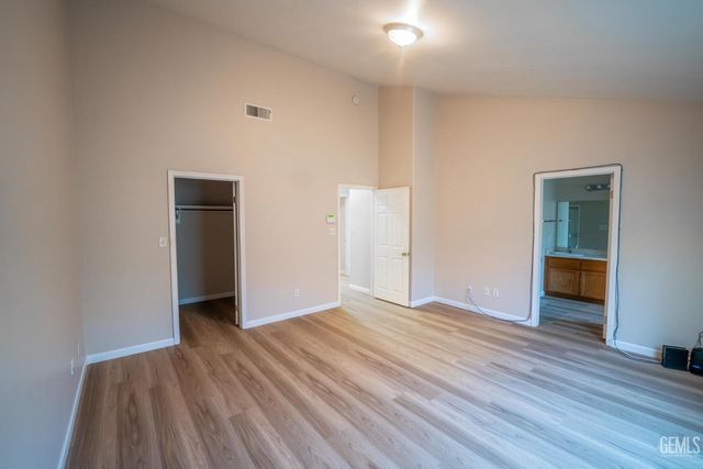 5112 La Pinta Maria Drive, Bakersfield, CA 93307
