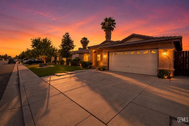 5112 La Pinta Maria Drive, Bakersfield, CA 93307
