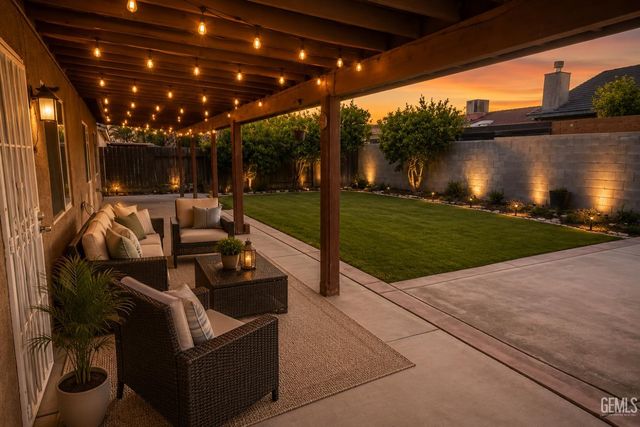 5112 La Pinta Maria Drive, Bakersfield, CA 93307