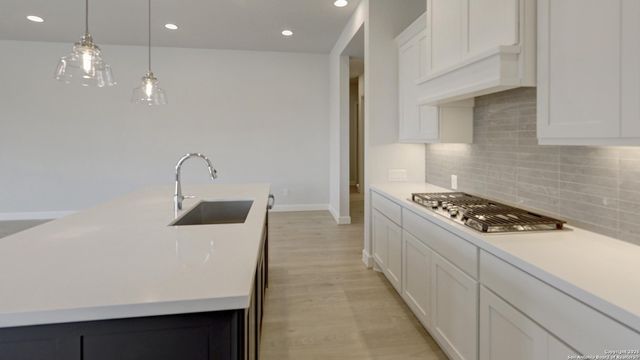 175 Hillside Park, San Antonio, TX 78253