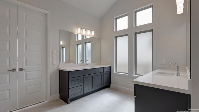 175 Hillside Park, San Antonio, TX 78253