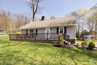 16 Lakeview Avenue, North Branford, CT 06472