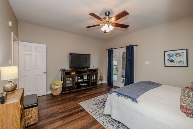 1101 Eagle Point Circle, Graford, TX 76449