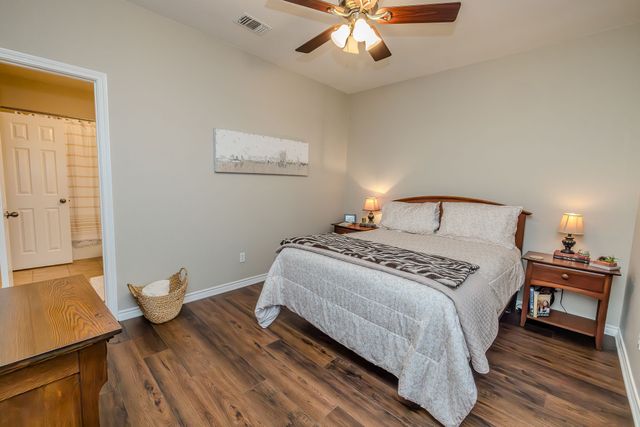 1101 Eagle Point Circle, Graford, TX 76449