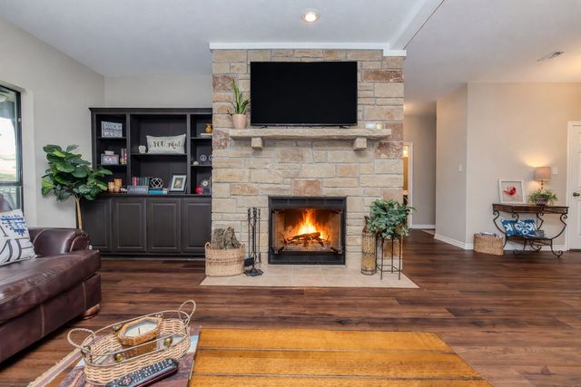 1101 Eagle Point Circle, Graford, TX 76449