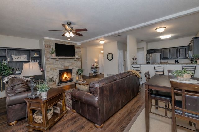 1101 Eagle Point Circle, Graford, TX 76449