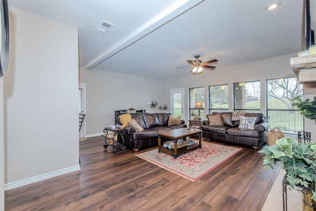 1101 Eagle Point Circle, Graford, TX 76449