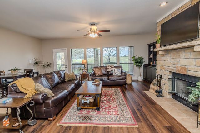 1101 Eagle Point Circle, Graford, TX 76449