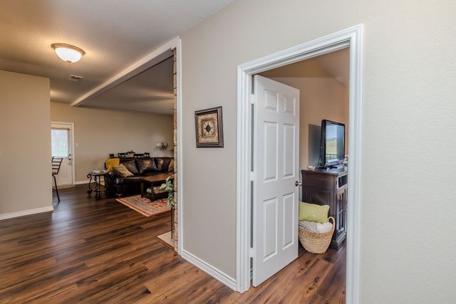 1101 Eagle Point Circle, Graford, TX 76449