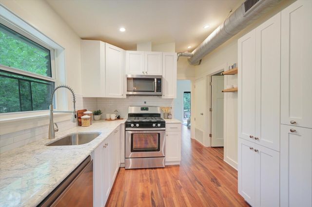 5704 Gloucester LN B, Austin, TX 78723