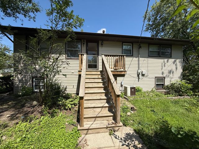 8517 W 87th Place, Hickory Hills, IL 60457