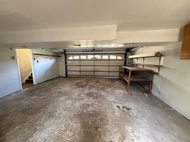 8517 W 87th Place, Hickory Hills, IL 60457