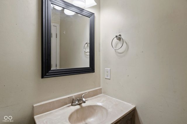 6627 Muirfield Way, Indianapolis, IN 46237