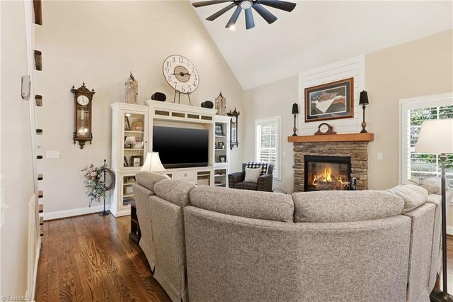 187 Pipers Ridge East, Winston-salem, NC 27127
