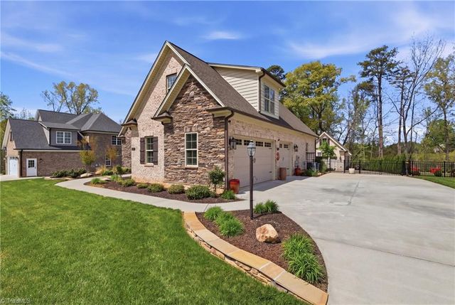 187 Pipers Ridge East, Winston-salem, NC 27127
