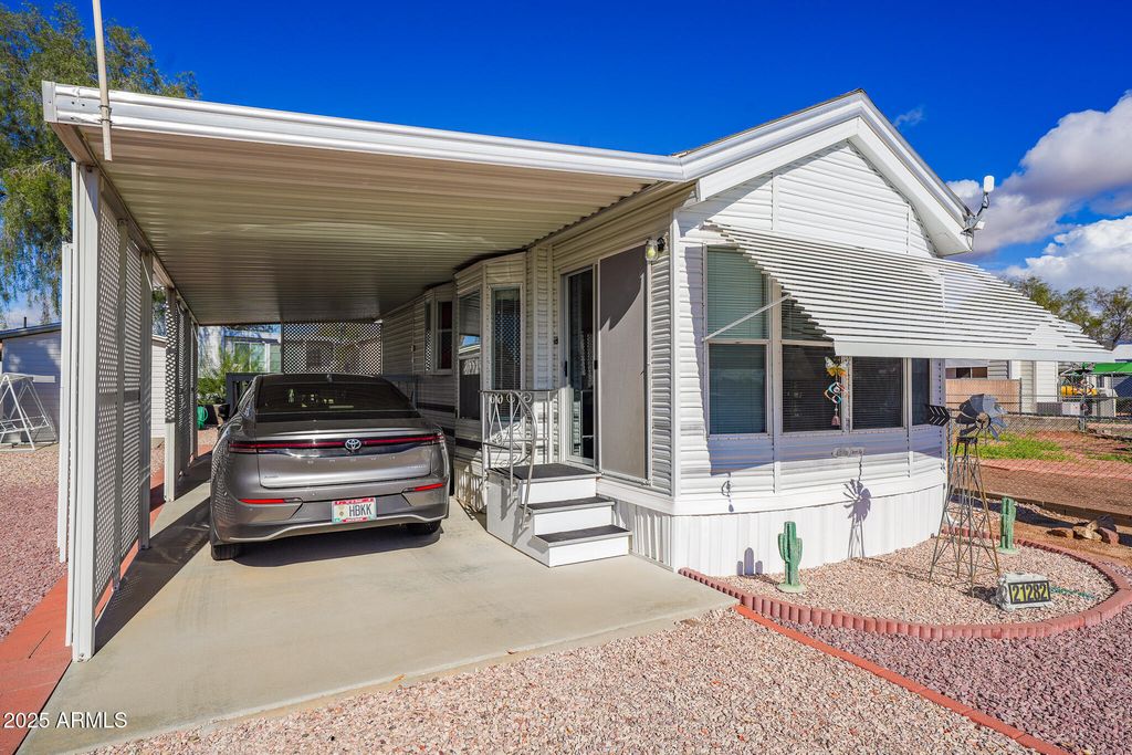 21282 N Escapees Way #409, Congress, AZ 85332 — exterior