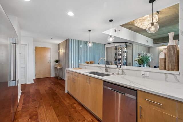 415 Church St Apt 1003, Nashville, TN 37219