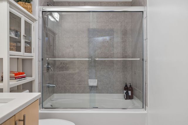 415 Church St Apt 1003, Nashville, TN 37219
