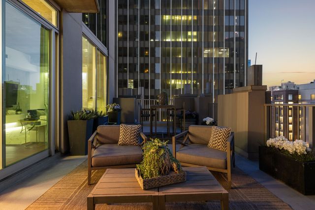 415 Church St Apt 1003, Nashville, TN 37219