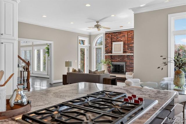 11 Fielding Road, Ladue, MO 63124