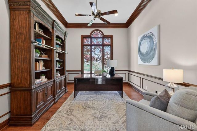 11 Fielding Road, Ladue, MO 63124